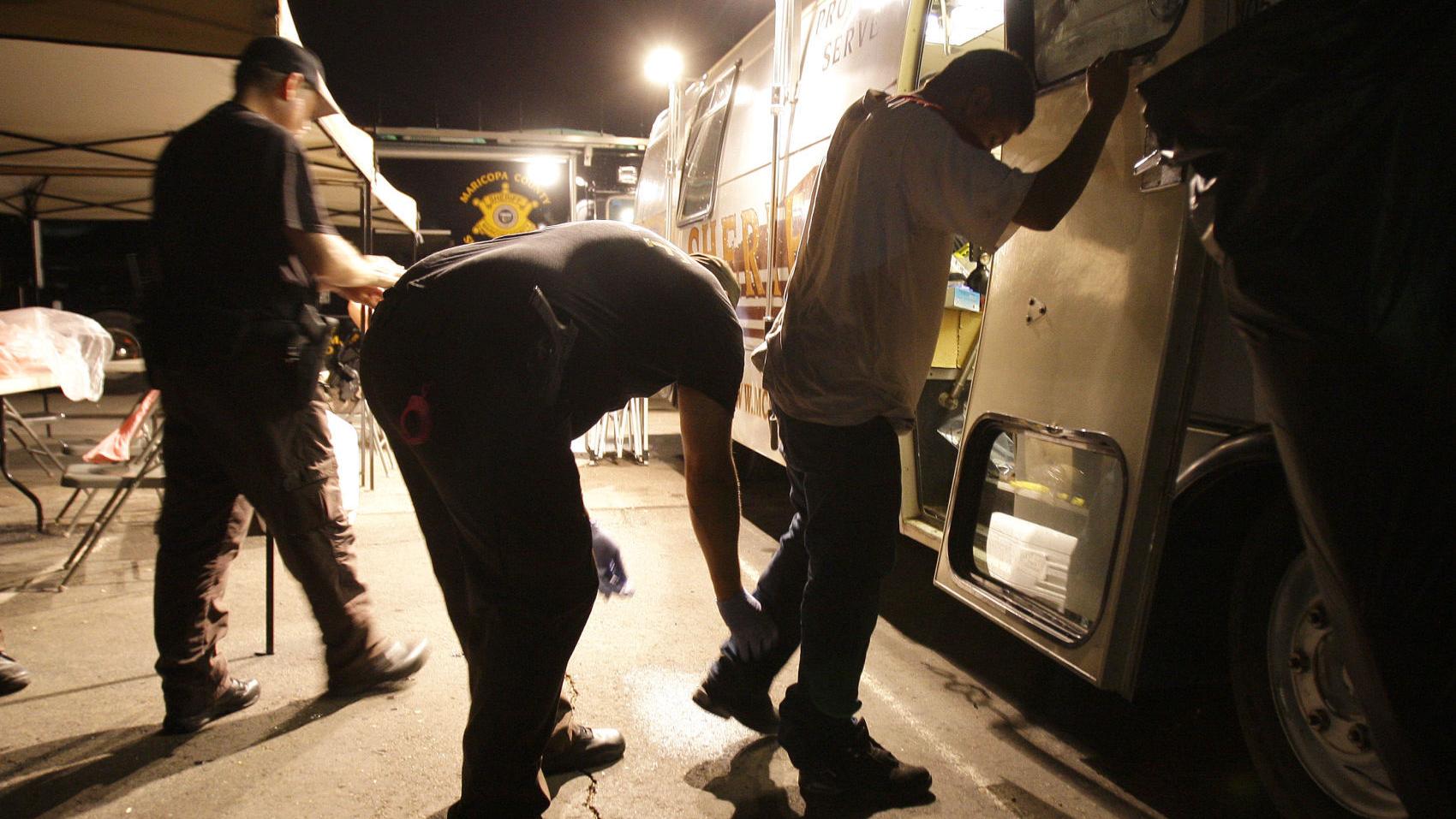 Facing state complaint, Phoenix defends police policies on immigration checks